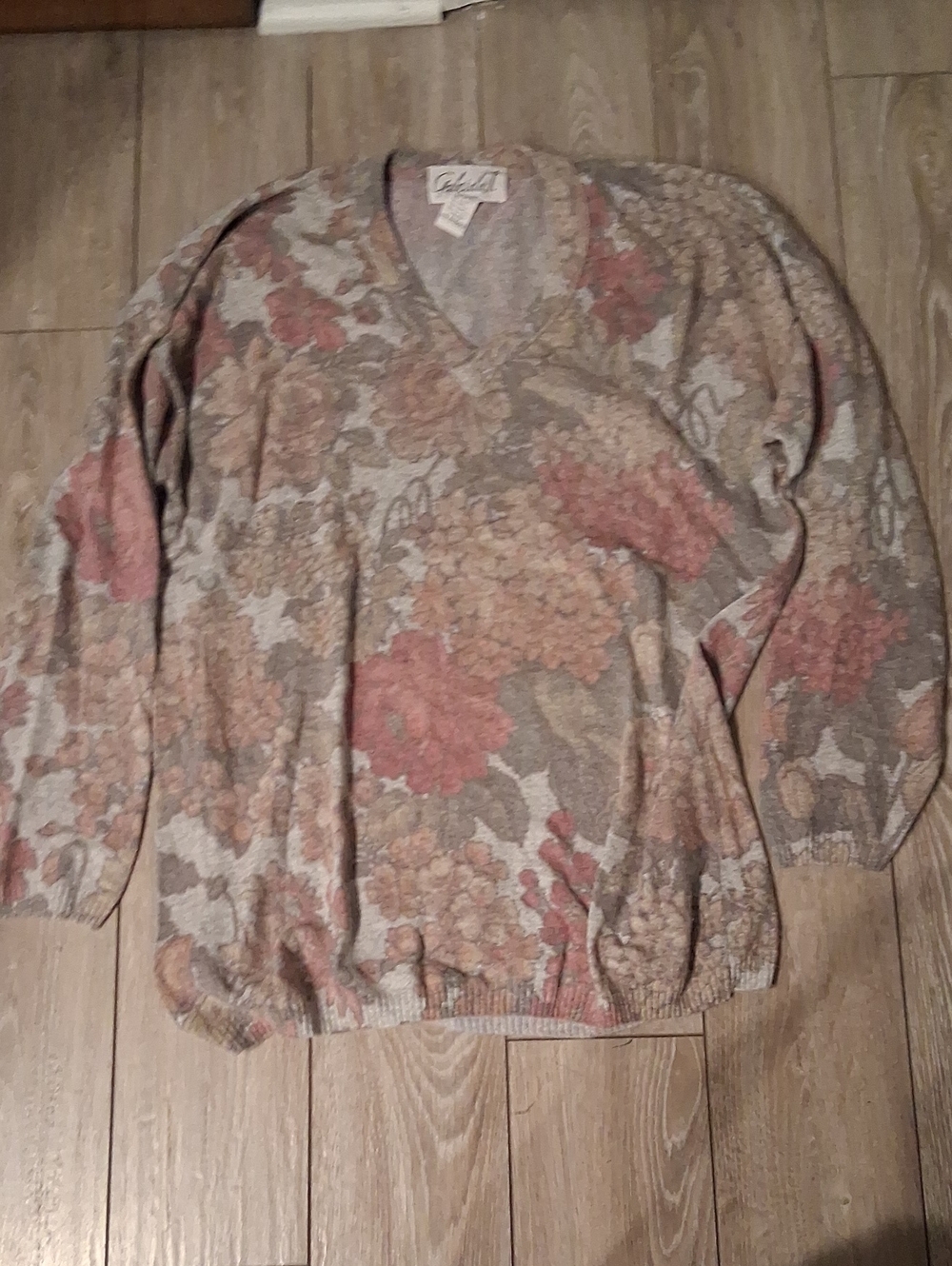 Vintage Floral V-Neck Women's Sweater in Multi-Tone Neutrals